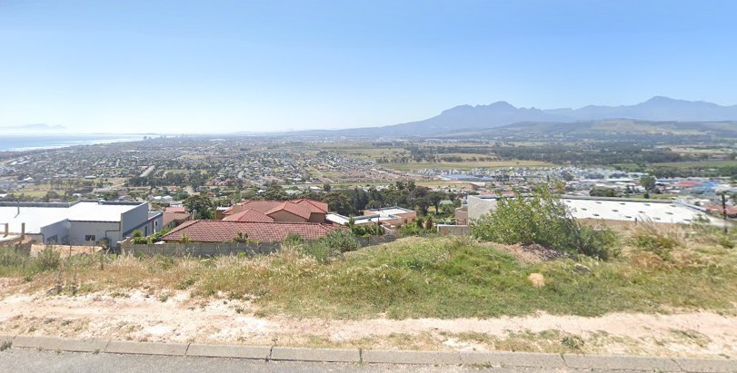  Bedroom Property for Sale in Gordon Heights Western Cape